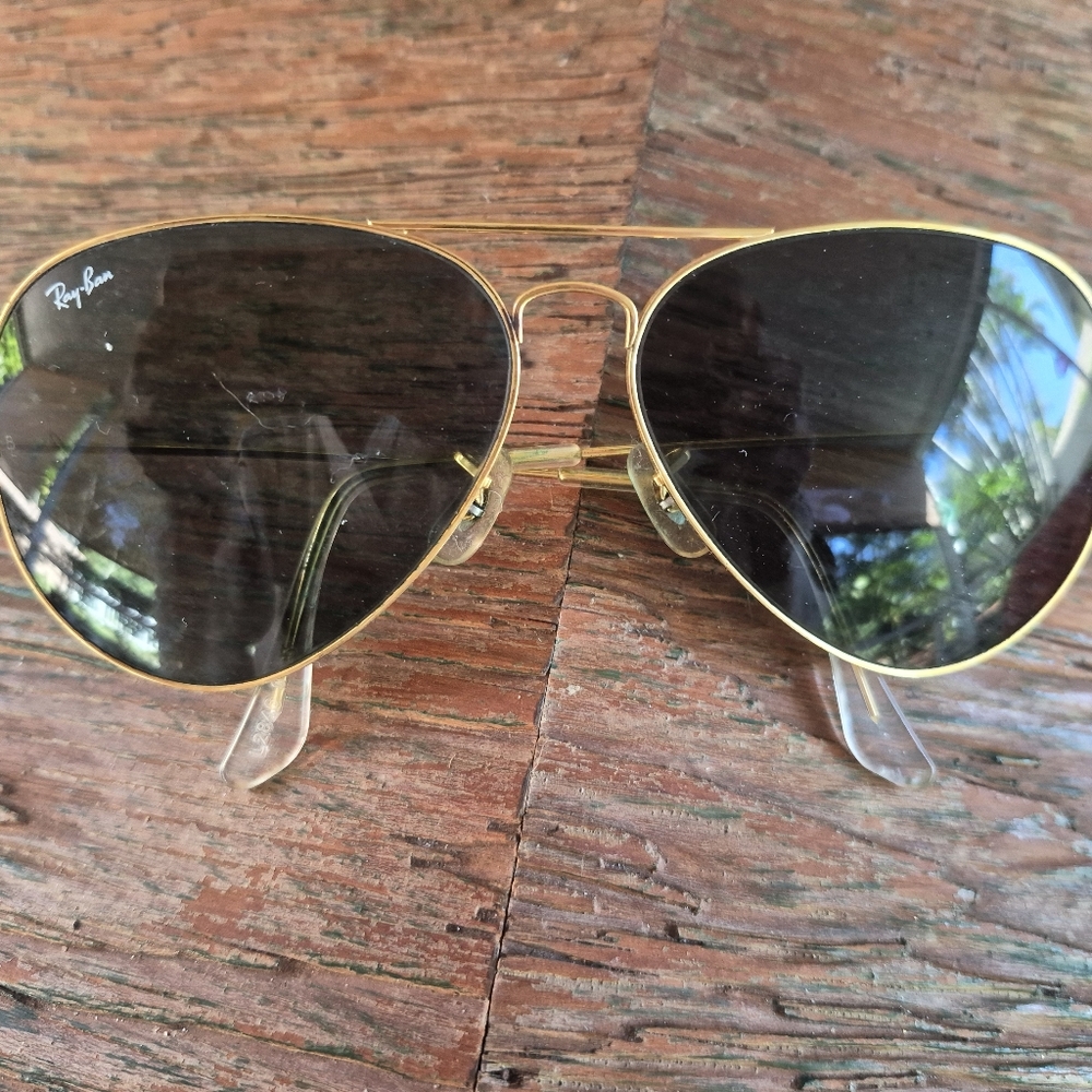 Vintage 1970s Ray-Ban Gold Aviator Sunglasses